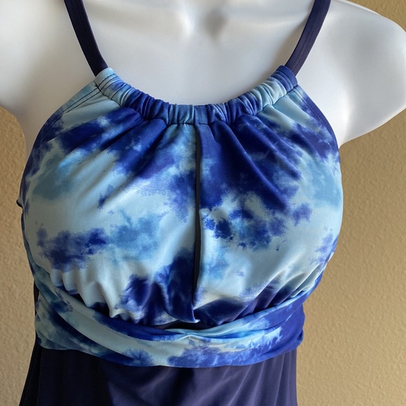 Sexy Onepiece tie dye / watercolor criss cross keyhole bust detail swimsuit - Picture 6 of 8